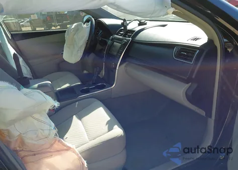 2015 Toyota Camry Se z USA, uszkodzony, nr VIN 04T1BF1FK7FU90279